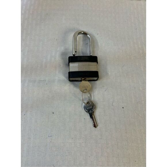 Ruger lock and 2 key - Picture 2 of 4